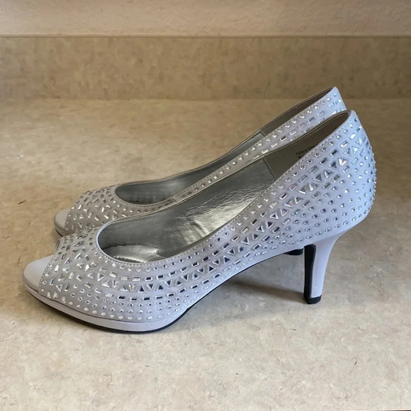 Kelly & Kate Gray Jeweled Platform Peetoe Pumps - Picture 3 of 12